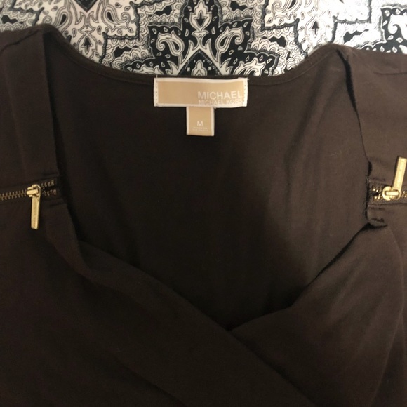 V-neck blouse - Picture 2 of 2